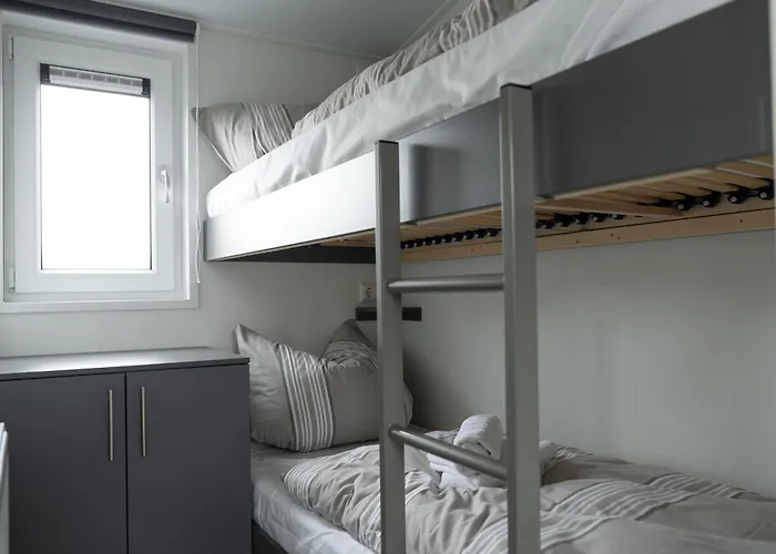 Bis Sechs Personen Ohne Hund * Norden